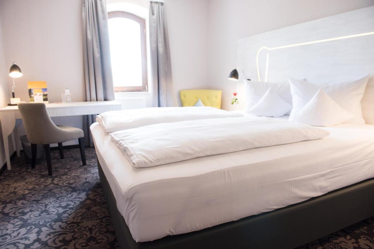 Parkhotel Schillerhain Kirchheimbolanden Buitenkant foto