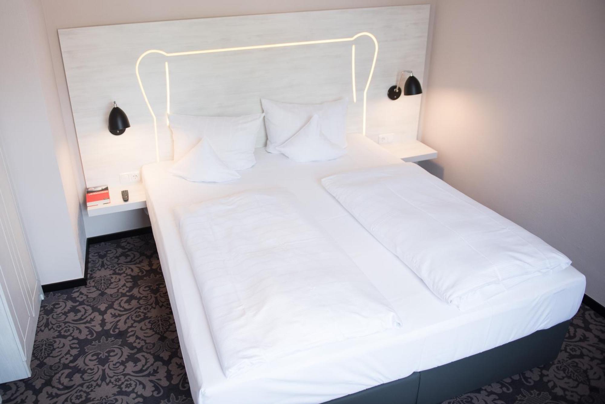Parkhotel Schillerhain Kirchheimbolanden Kamer foto