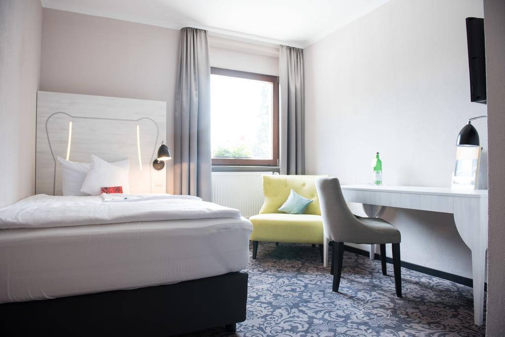 Parkhotel Schillerhain Kirchheimbolanden Buitenkant foto
