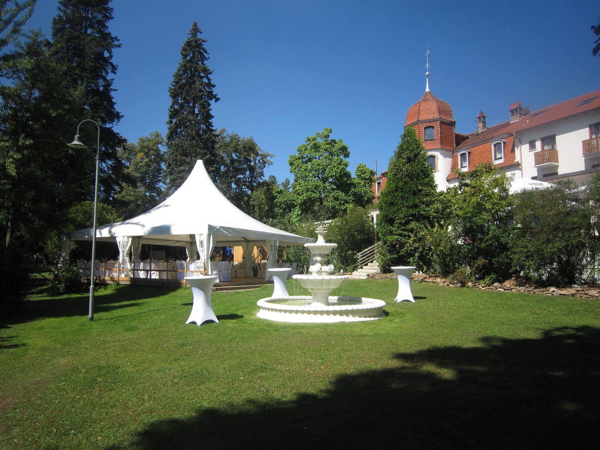 Parkhotel Schillerhain Kirchheimbolanden Buitenkant foto